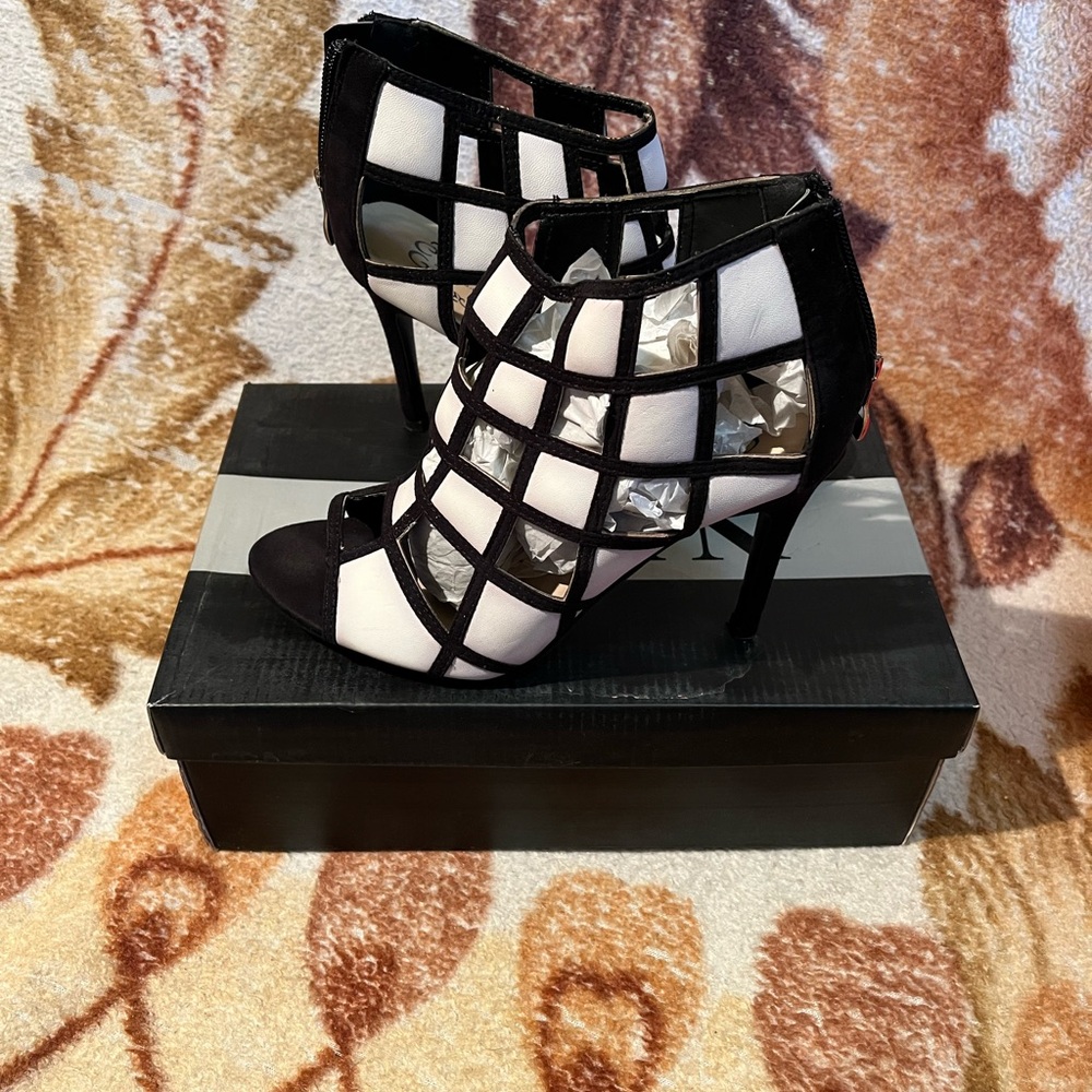 NYLA Black & White Geometric Stiletto Heels